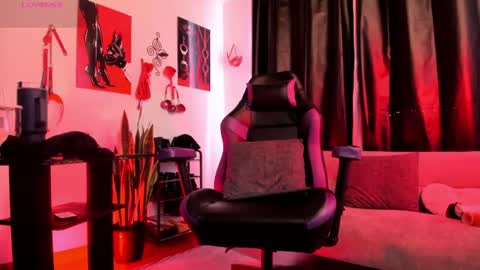 kenia_thompsom01 online show from 06/17/26, 05:36