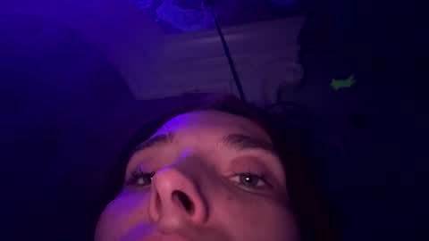 Snapshot of kenkenkenily chatting on 12/17/25, 03:51 kenkenkenily online show from 12/17/25, 03:51