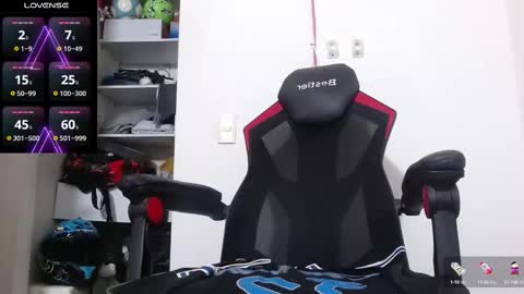 Snapshot of kenn_blake1 chatting on 10/03/25, 04:48 blake online show from 10/03/25, 04:48