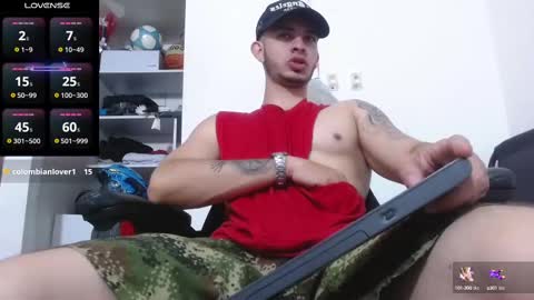 Snapshot of kenn_blake1 chatting on 10/15/25, 02:39 blake online show from 10/15/25, 02:39