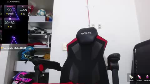 Snapshot of kenn_blake1 chatting on 10/17/25, 03:47 blake online show from 10/17/25, 03:47