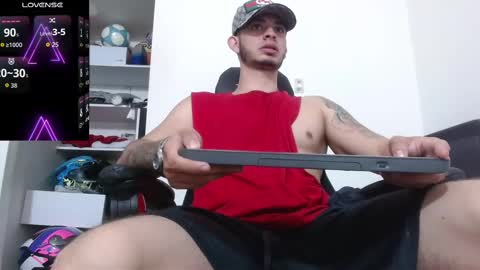 Snapshot of kenn_blake1 chatting on 10/21/25, 05:13 blake online show from 10/21/25, 05:13