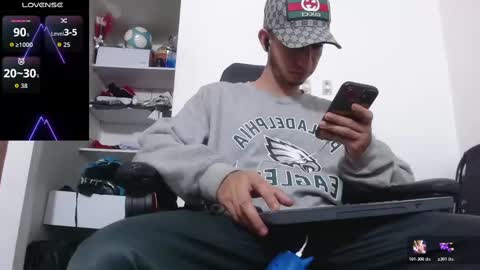 Snapshot of kenn_blake1 chatting on 11/03/25, 10:21 blake online show from 11/03/25, 10:21