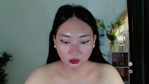 Snapshot of kennaxx69 chatting on 10/13/25, 05:18 kennaxx69 online show from 10/13/25, 05:18