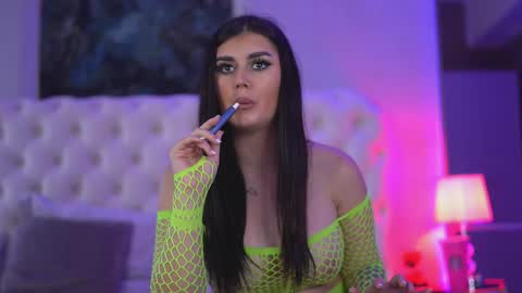 Snapshot of kenndramoon chatting on 11/04/25, 03:44 Kendra online show from 11/04/25, 03:44