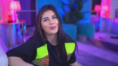 Snapshot of kenndramoon chatting on 11/19/25, 03:56 Kendra online show from 11/19/25, 03:56