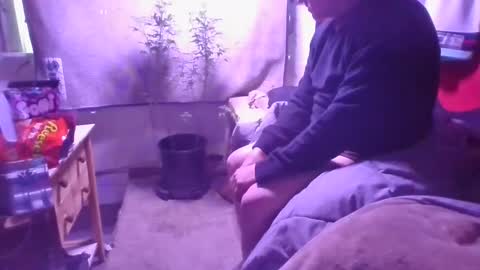 Snapshot of kenneth69h chatting on 02/27/25, 04:43 kenneth69h online show from 02/27/25, 04:43