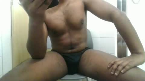 Snapshot of kennsexy chatting on 01/03/25, 08:11 kennsexy online show from 01/03/25, 08:11