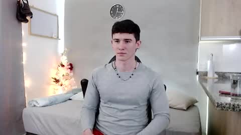 Snapshot of kent_zagann chatting on 12/17/25, 05:13 Santiago online show from 12/17/25, 05:13