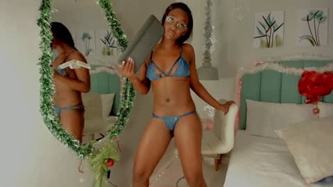 kentha_mitchells online show from 12/18/24, 01:45