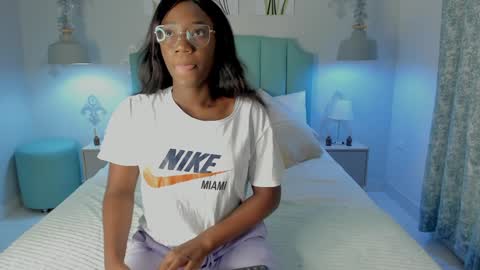 kentha_mitchells online show from 02/03/25, 10:25