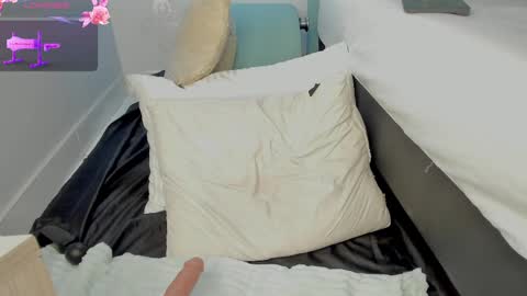 kentha_mitchells online show from 02/15/25, 02:11