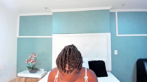 kentha_mitchells online show from 09/23/25, 10:51