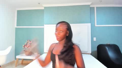 kentha_mitchells online show from 09/30/25, 10:53
