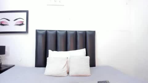 kentha_mitchells online show from 10/17/25, 10:51