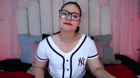 Snapshot of keny_williams chatting on 04/08/26, 03:06 Keny online show from 04/08/26, 03:06