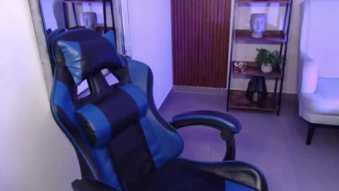 Kenya Buhle online show from 12/15/25, 06:12