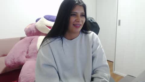 Snapshot of kenyakone chatting on 09/23/25, 01:41 Kenya Kone online show from 09/23/25, 01:41