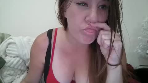 Snapshot of kenzbenz chatting on 12/18/24, 06:57 KenzBenz online show from 12/18/24, 06:57
