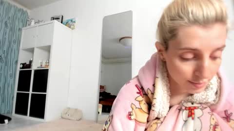 Kenzie online show from 11/16/25, 02:33