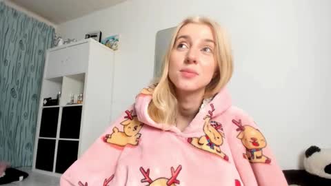 Kenzie online show from 11/23/25, 02:39