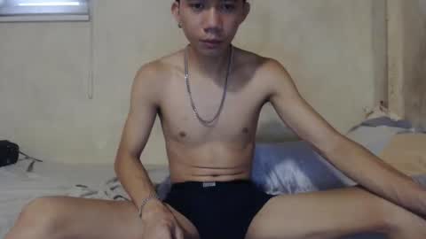 Snapshot of kenzy931455 chatting on 05/04/26, 01:34 kenzy931455 online show from 05/04/26, 01:34
