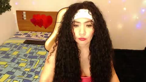 Snapshot of kerani__ chatting on 05/13/26, 11:33 DANIELA online show from 05/13/26, 11:33