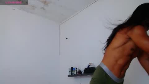Snapshot of kerian_cooper chatting on 09/18/25, 02:57 kerian online show from 09/18/25, 02:57