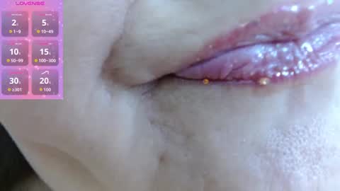 Snapshot of kerly_doll chatting on 09/25/25, 06:55 K E R L Y online show from 09/25/25, 06:55