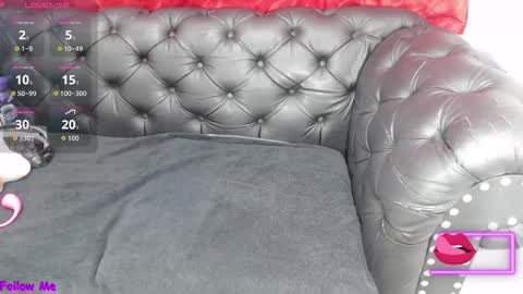 Snapshot of kerly_doll chatting on 10/09/25, 12:14 K E R L Y online show from 10/09/25, 12:14