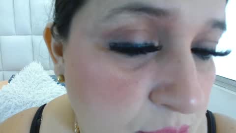 Snapshot of kerly_doll chatting on 12/04/25, 12:36 K E R L Y online show from 12/04/25, 12:36