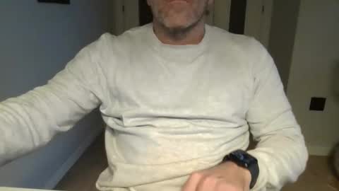 Snapshot of kermitgp3 chatting on 12/14/25, 04:12 Anton online show from 12/14/25, 04:12