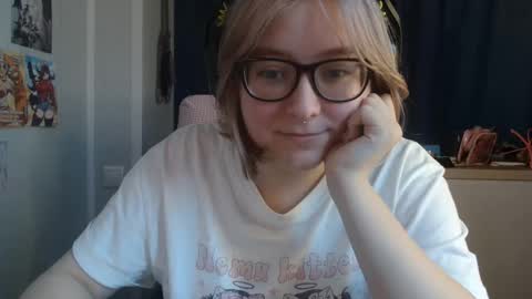 Snapshot of kerstinscotto chatting on 10/20/25, 07:31 Jenny online show from 10/20/25, 07:31