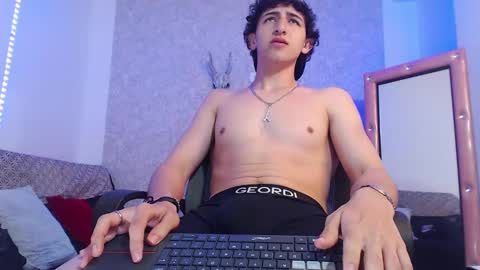 Snapshot of kervs__ chatting on 02/19/25, 04:55 Kev online show from 02/19/25, 04:55