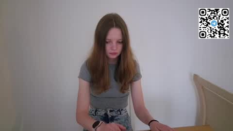 Snapshot of kessia_ chatting on 06/08/26, 04:40 Nika online show from 06/08/26, 04:40