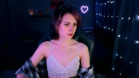 Snapshot of keti_moon chatting on 04/08/26, 07:03 Keti 3 online show from 04/08/26, 07:03