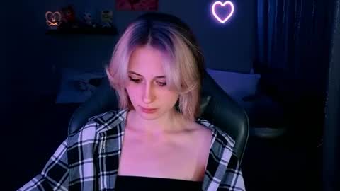 Snapshot of keti_moon chatting on 06/26/26, 07:29 Keti 3 online show from 06/26/26, 07:29