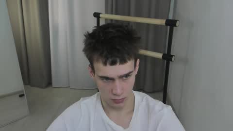 Snapshot of kevin_kess chatting on 11/26/25, 03:02 Ask me online show from 11/26/25, 03:02