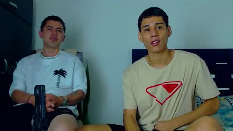 Snapshot of kevin_marlon chatting on 10/23/25, 10:36 Kevin y marlon online show from 10/23/25, 10:36