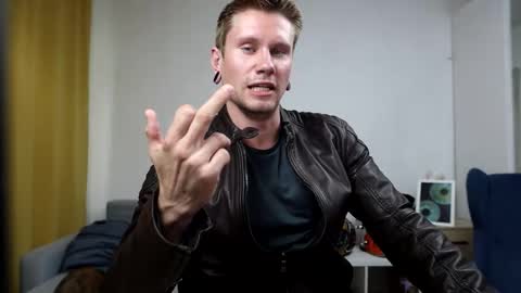 Snapshot of kevin_park chatting on 09/21/25, 03:02 Kev online show from 09/21/25, 03:02