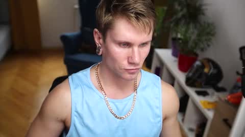 Snapshot of kevin_park chatting on 11/08/25, 11:21 Kev online show from 11/08/25, 11:21