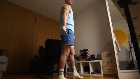 Snapshot of kevin_park chatting on 11/18/25, 03:49 Kev online show from 11/18/25, 03:49