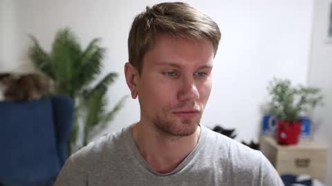 Snapshot of kevin_park chatting on 12/04/25, 08:34 Kev online show from 12/04/25, 08:34