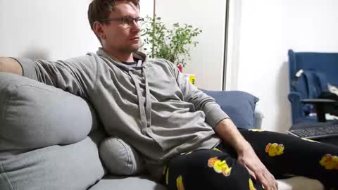 Snapshot of kevin_park chatting on 12/15/25, 07:23 Kev online show from 12/15/25, 07:23