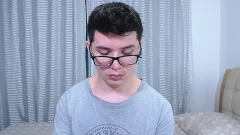 Snapshot of kevinhunts chatting on 12/05/25, 12:52 Kevin online show from 12/05/25, 12:52