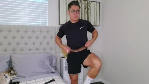 Snapshot of kevinkham chatting on 10/05/25, 02:04 kevinkham online show from 10/05/25, 02:04