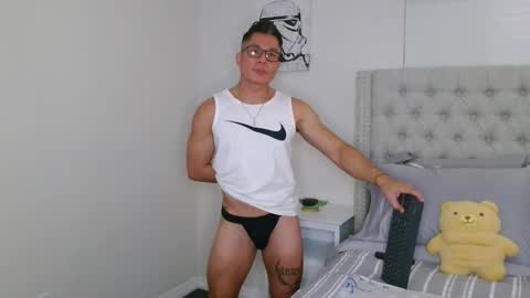 Snapshot of kevinkham chatting on 10/17/25, 12:01 kevinkham online show from 10/17/25, 12:01