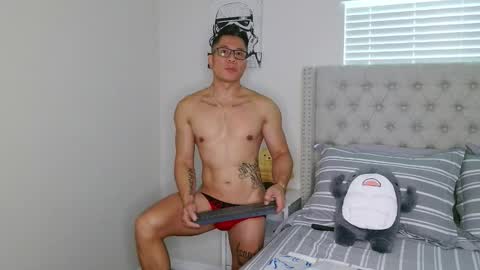 Snapshot of kevinkham chatting on 10/19/25, 02:50 kevinkham online show from 10/19/25, 02:50