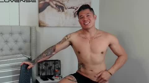 Snapshot of kevinkham chatting on 02/27/26, 12:32 kevinkham online show from 02/27/26, 12:32
