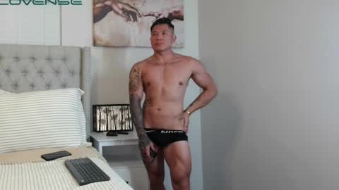 Snapshot of kevinkham chatting on 04/05/26, 10:18 kevinkham online show from 04/05/26, 10:18